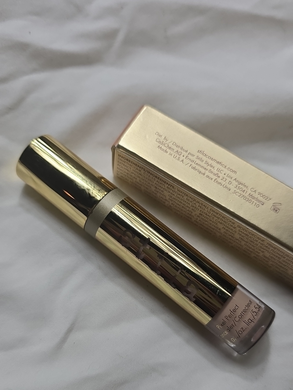 Stila Pixel Perfect Liquid Creme Concealer Shade Light / Medium - Picture 2 of 4
